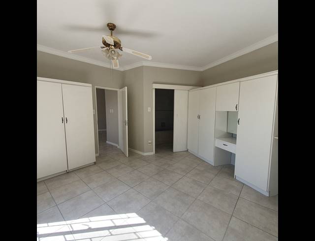 2 BEDROOM FREEHOLD FOR SALE IN OAKDENE